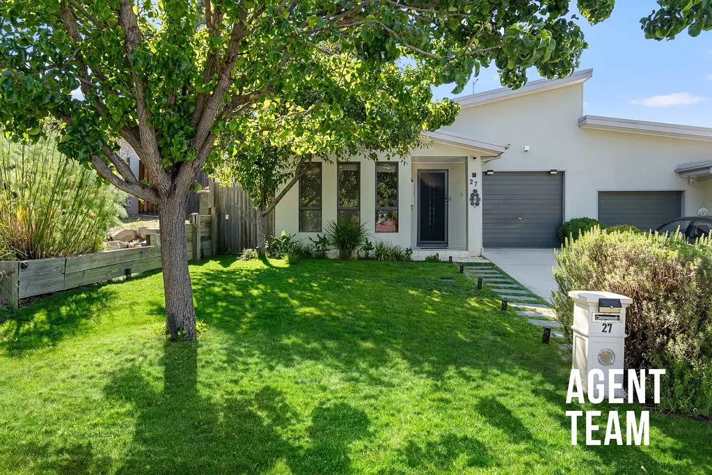 27 Jean Macnamara Street, Macgregor, ACT 2615