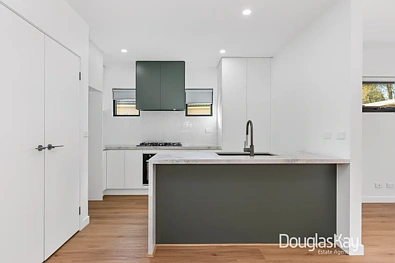 2/20 Alice Street, Sunshine, VIC 3020, 3 Bedrooms, 2 Bathrooms, Townhouse