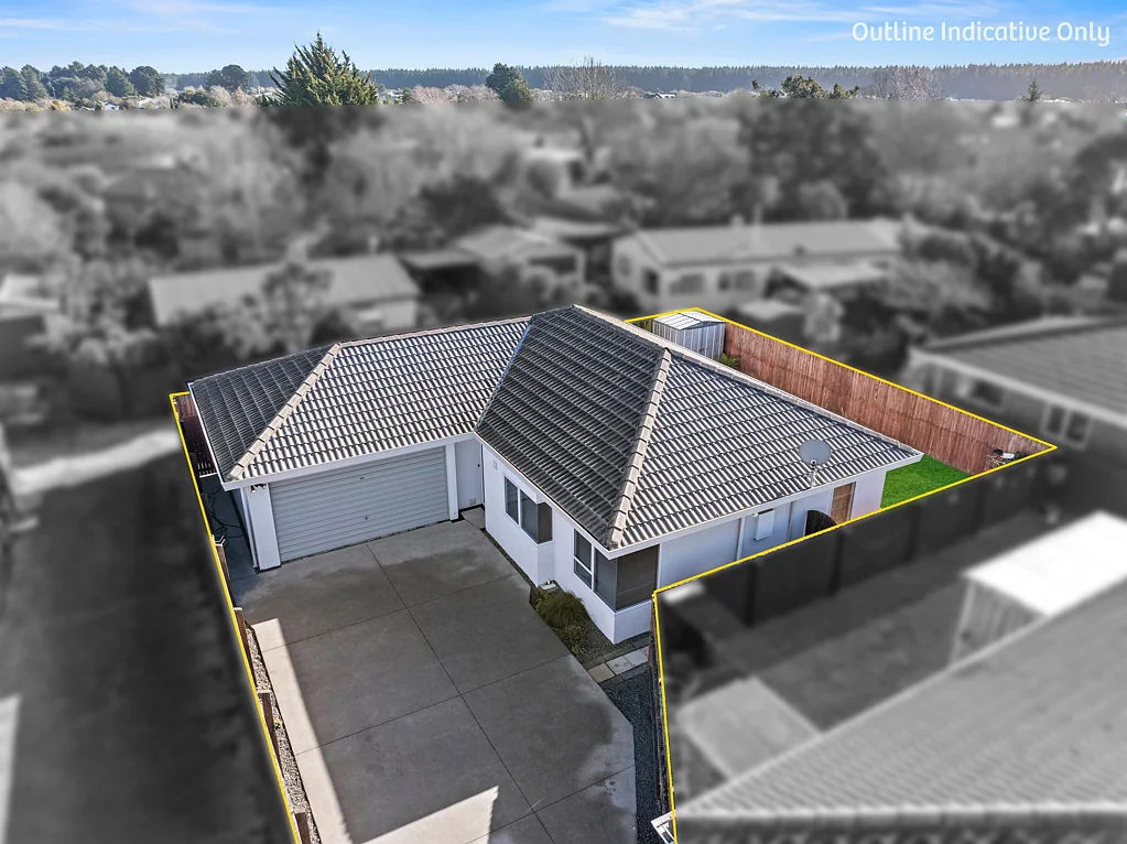 Parklands 2 Bedroom Time to move - literally!