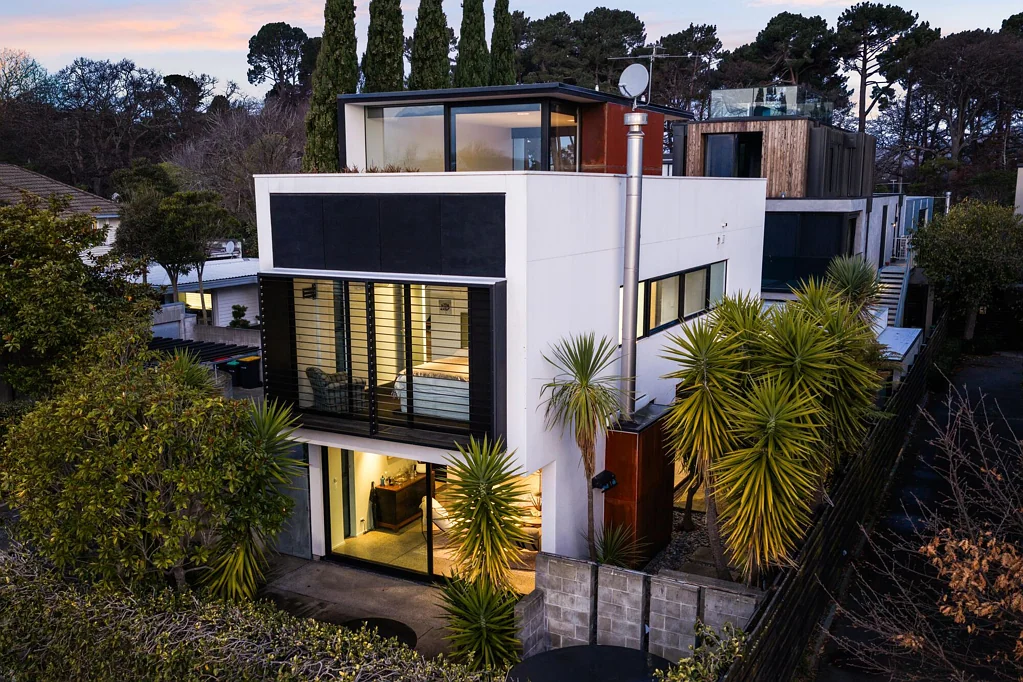 Merivale 3chambre A Thom Craig Original: Bold, Unmistakable, Unique!