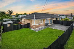 2B Hollinbrigg Place, Manurewa