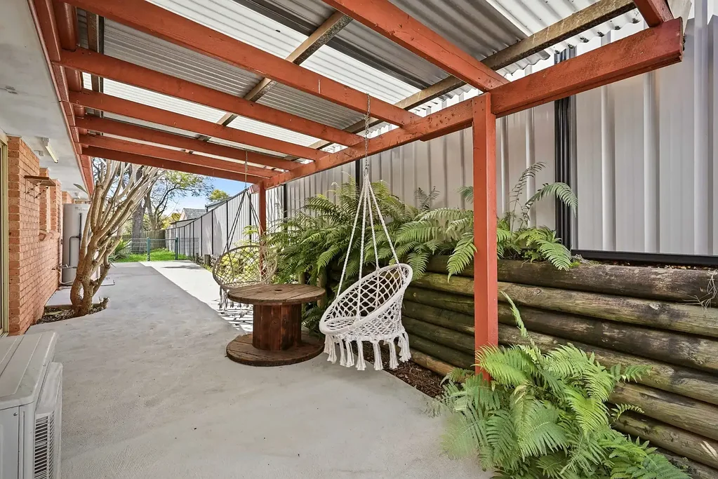 Silverdale 3 Bedroom Family Living, Entertaining & Exceptional Vehicle Accommodation