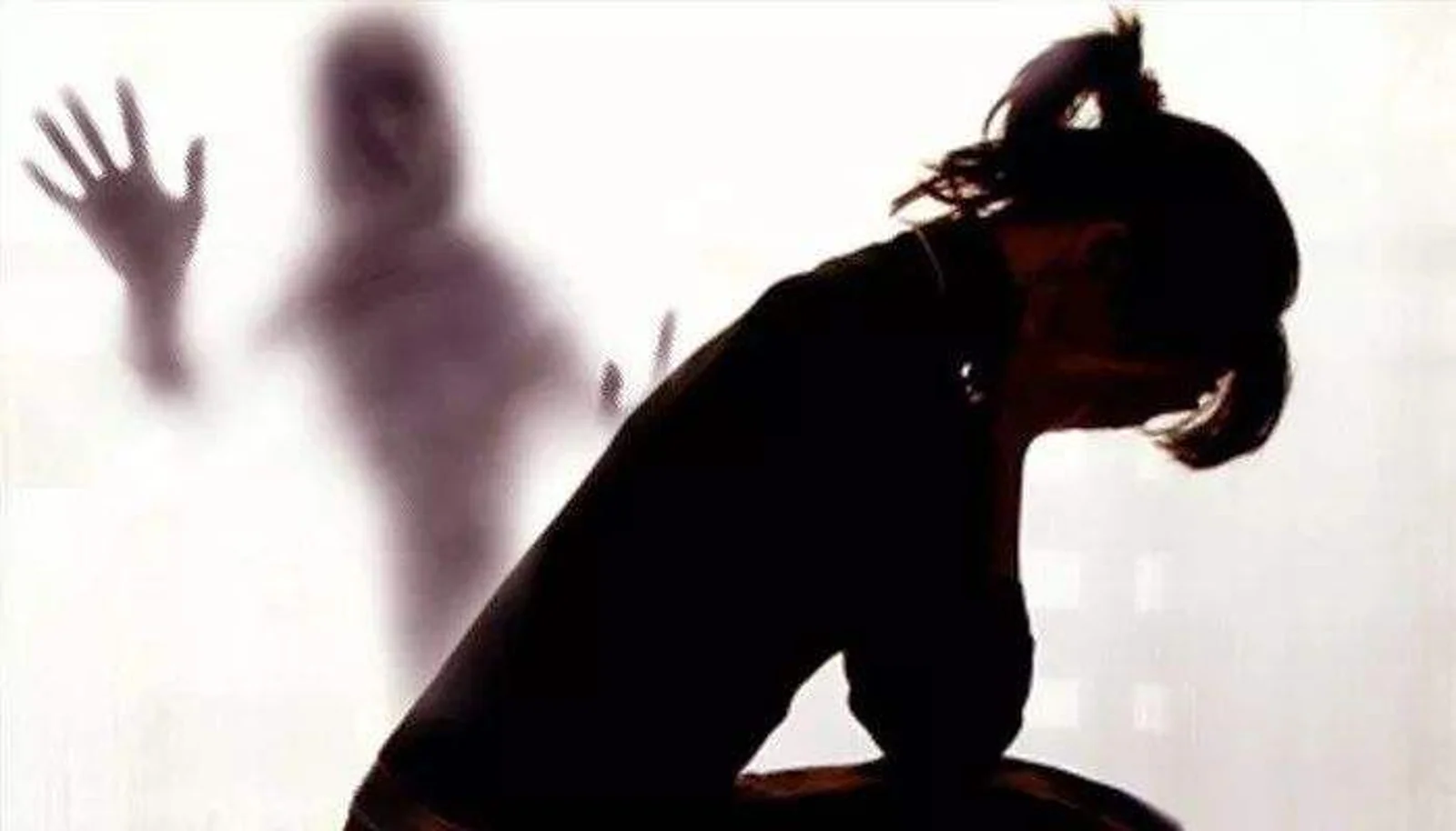 布里斯班恐怖屋：亚裔淫魔囚禁三女，警方拦下超速车辆，车上女子发出求救“请救救我”