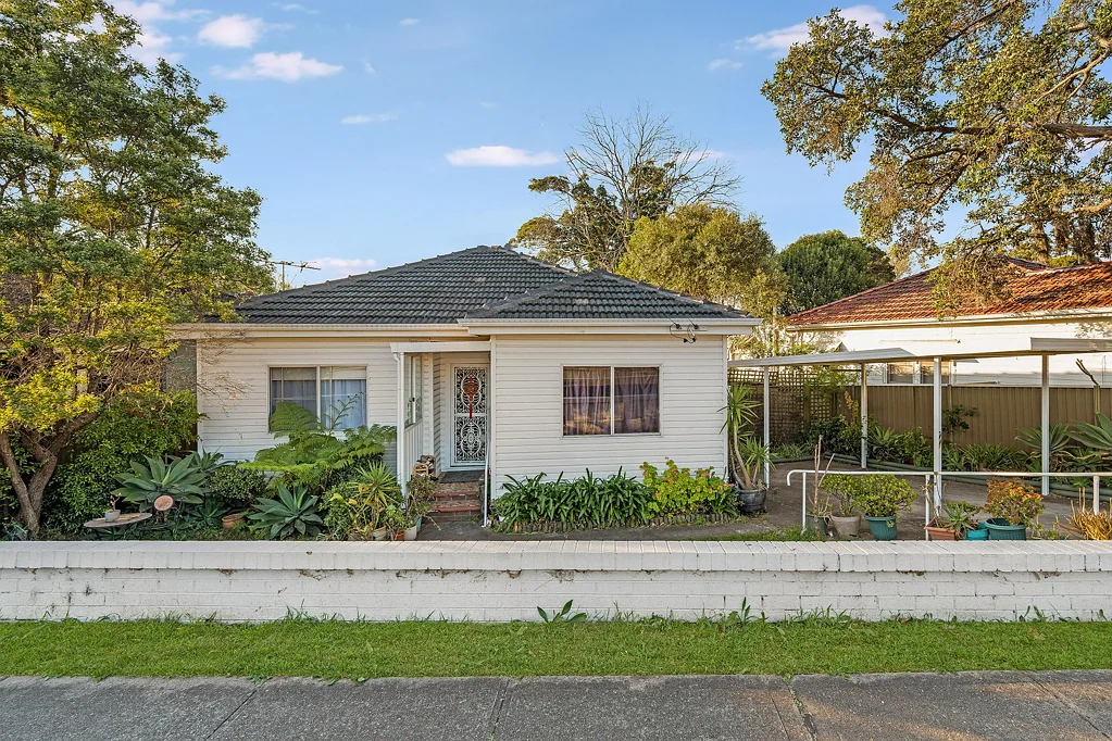 18 Stoney Creek Road, Beverly Hills, NSW 2209