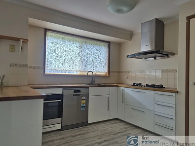 34 Euroa Avenue, Berwick, VIC 3806, 3 Bedrooms, 1 Bathrooms, House