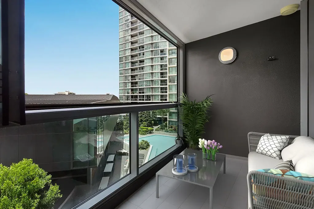 10302/8 Harbour Road, Hamilton, QLD 4007