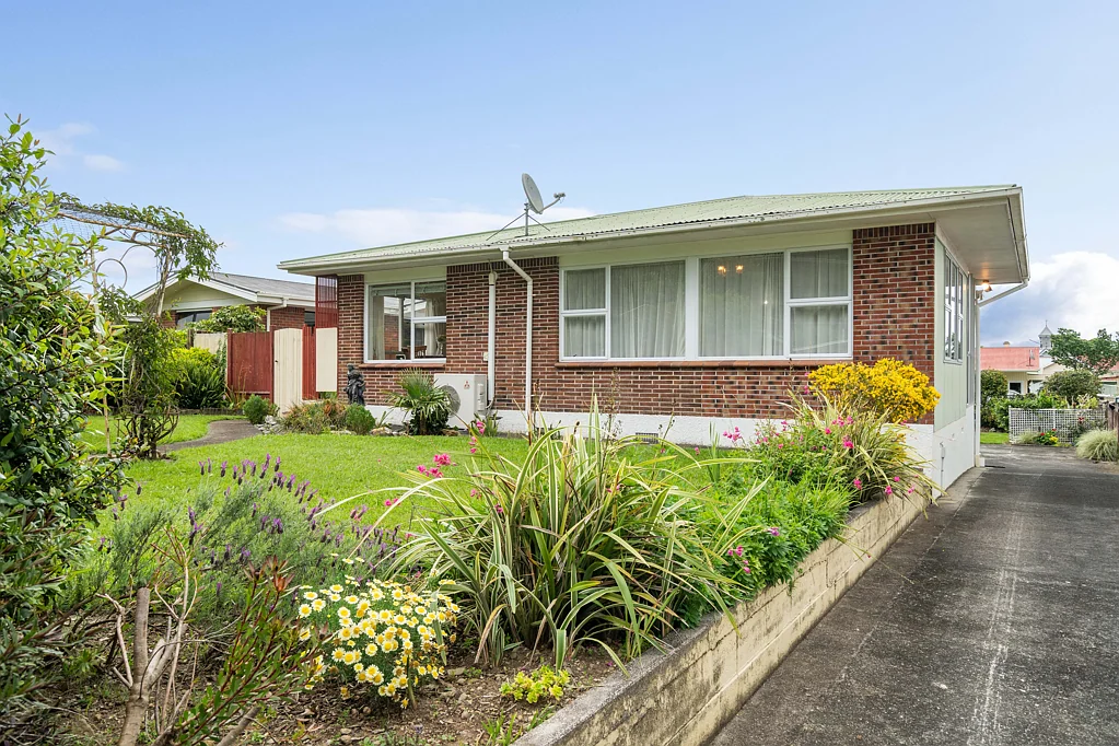 Te Aroha 3房  Solid, well-maintained and full of heart!