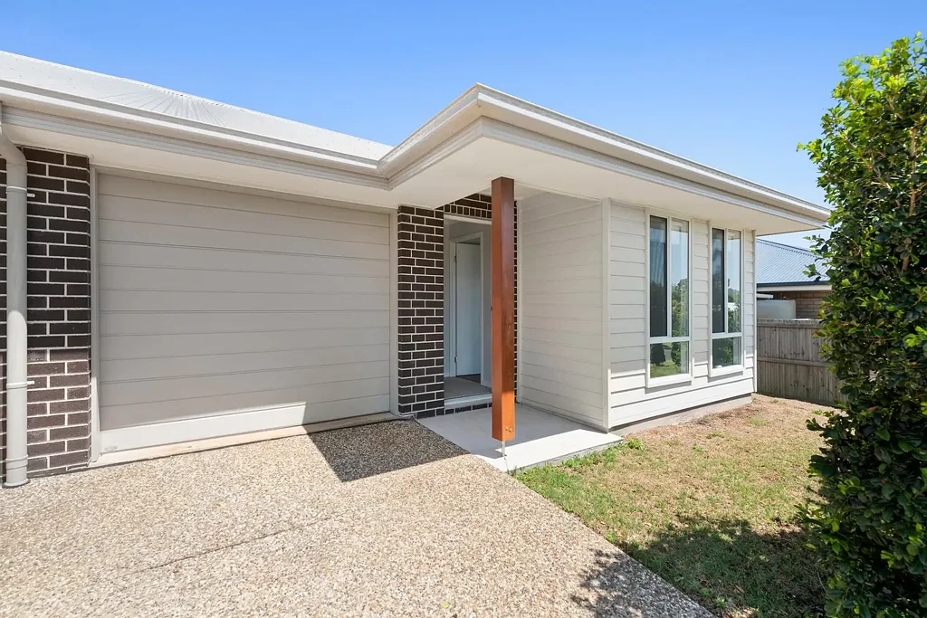 3 Bedroom Unit in Westbrook!