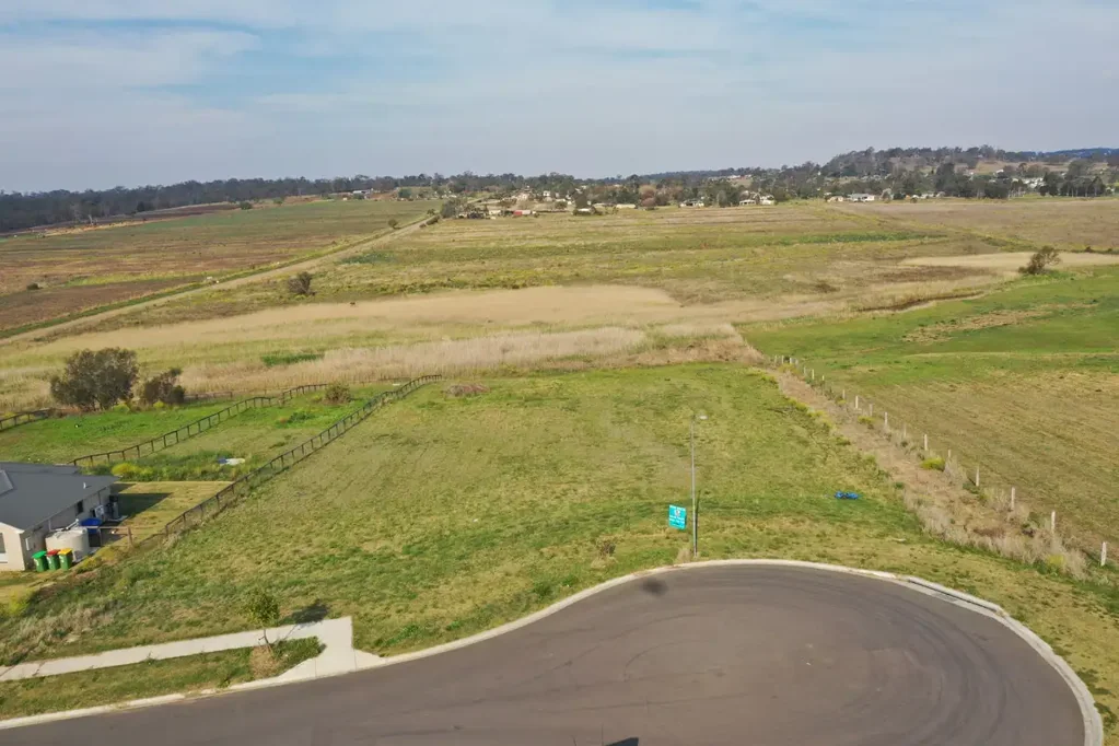 Meringandan West Affordable Land with Valley Views 1 Acre lot $$$$ wont last long