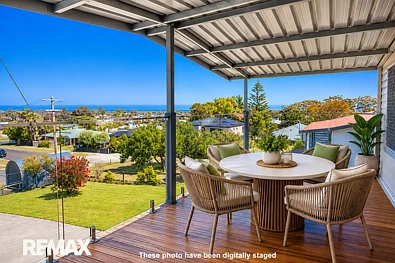 Lakes Entrance 4chambre Elevated Family Living with Ocean & Town Views in a Prime Lakes Entrance Location