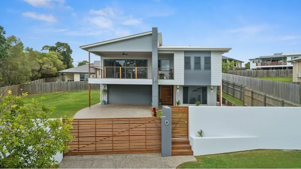 21 Steel Street, Nikenbah, QLD 4655