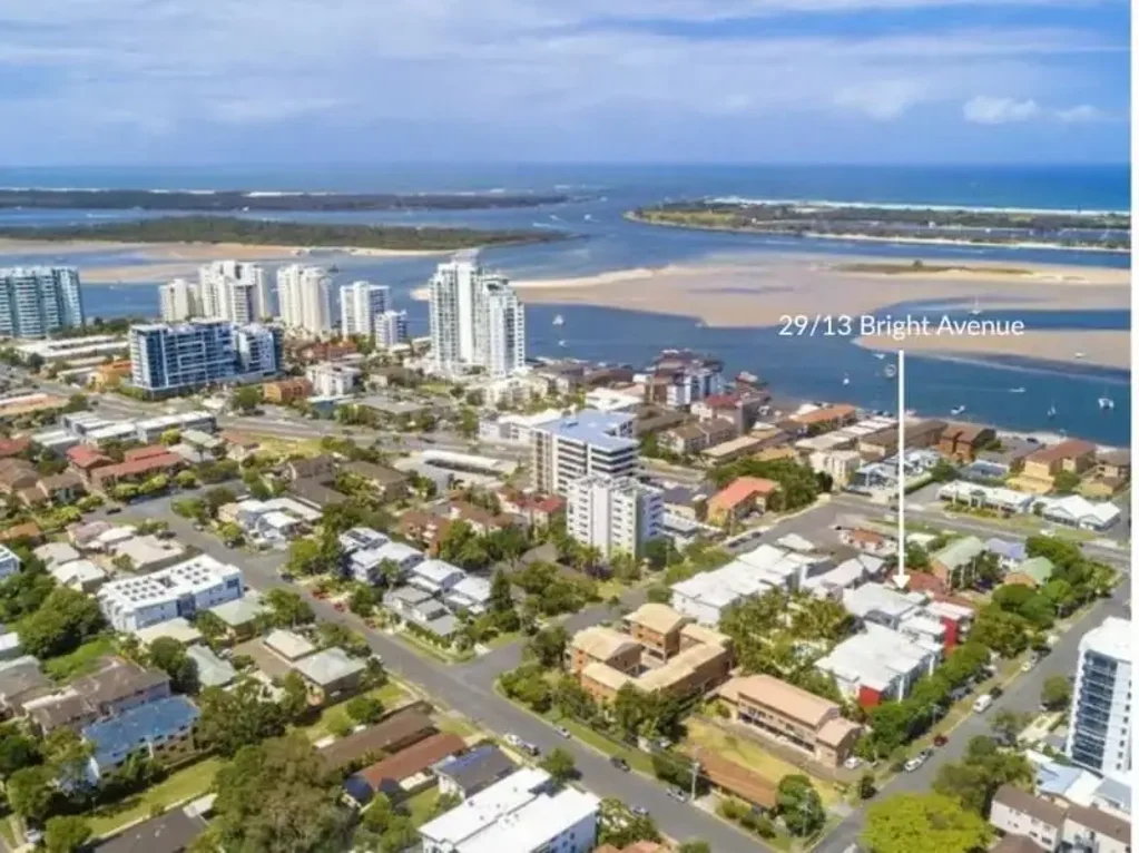 Labrador 2 Bedroom Fully Renovated 2 Bedroom + Study Apartment with 2 Car Parks