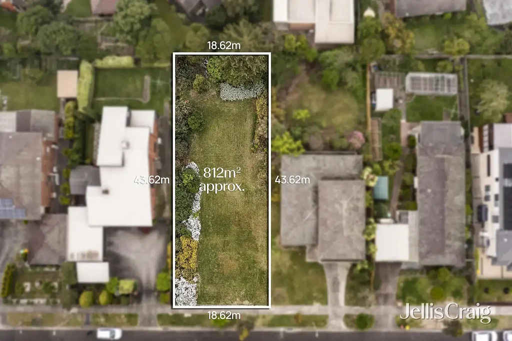 Doncaster East 占地约 812 平方米，坐拥美景，潜力无限 Prime Potential on 812m2 (approx.) with Views
