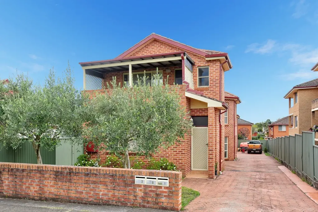 Spacious 2 Bedroom Townhouse $750 per week!