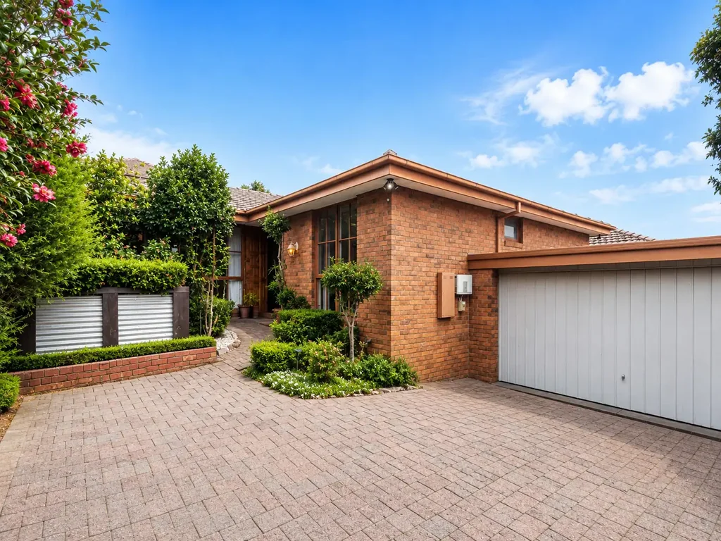 Stylish Single-Level Gem with Sunlit Easy-Care Living