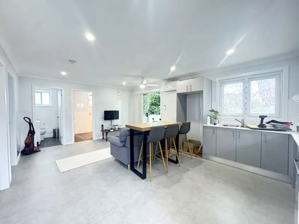Modern 2-Bedroom Granny Flat for Rent in Constitution Hill