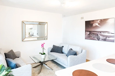 Address Withheld, Bondi, NSW 2026, 2 Bedrooms, 1 Bathrooms, Apartment