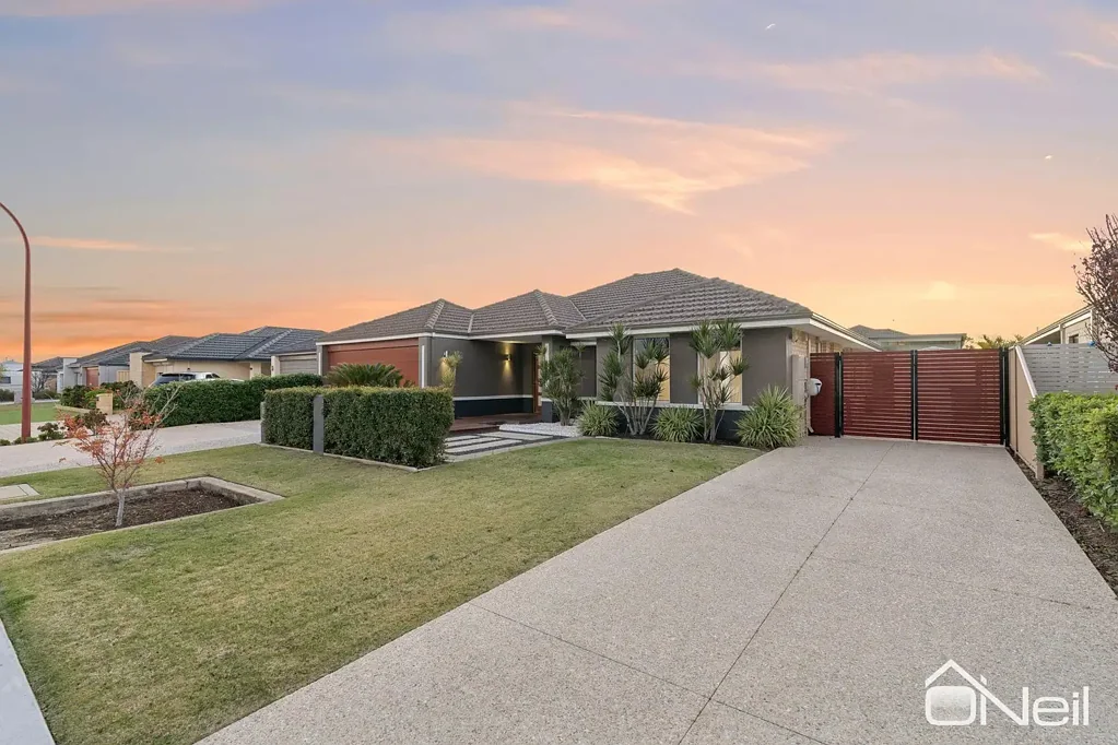 Southern River 4Zimmer EXPANSIVE FAMILY HOME WITH SIDE ACCESS