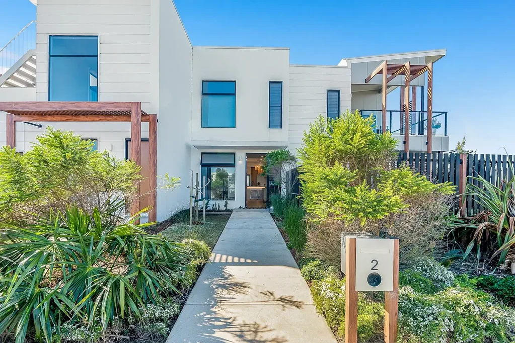 Skennars Head 2Moenga Easy Coastal Living Moments from Sharpes Beach