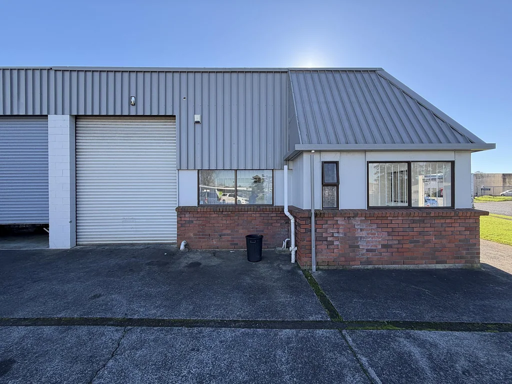 East Tamaki  Road font Neilpark Drive industrial