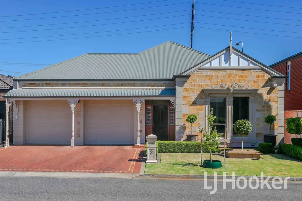 Executive Family Living in Prime Findon Location!