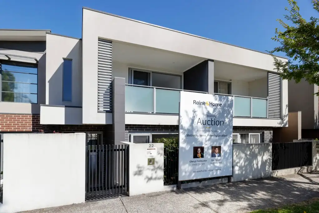 Bundoora 4Zimmer Stellar by Name, Prime by Location - Auction Gold Awaits! 31st May 1pm