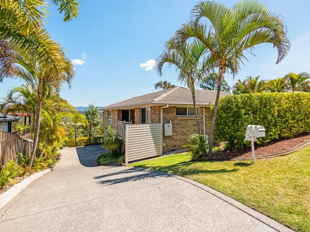 Oxenford 3房  Elevated with Views – A Hidden Gem in Oxenford