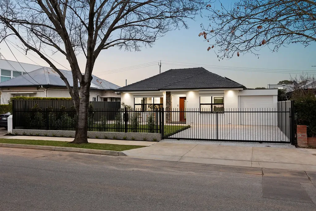 Magill 4Kwarto Freshly Renovated Foundations, Flawless Modern Finish.