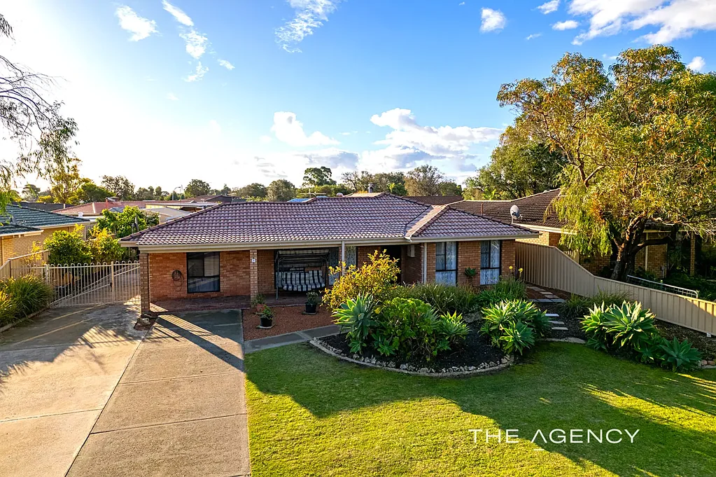 West Busselton 4房  Family Home with Side Access to a Workshop plus parking for the Boat/Caravan Home open 8/8/26 2-2.45pm