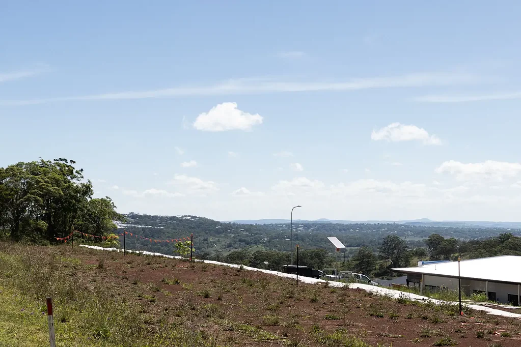 Mount Kynoch Elevated Duplex Block with Plans & DA + Habitat Mt Kynoch