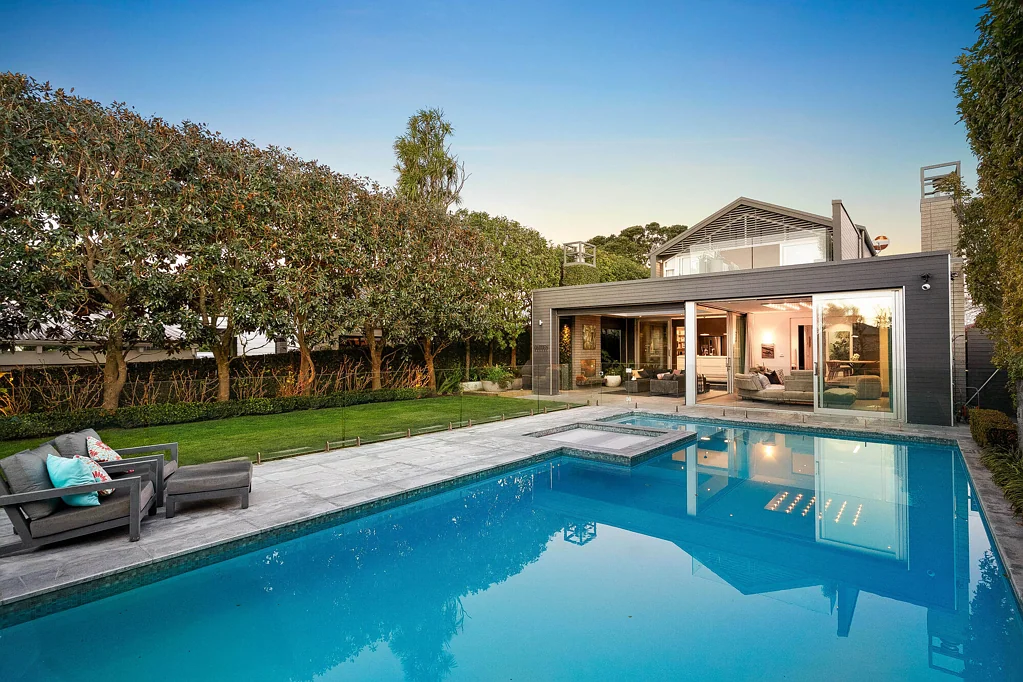 Point Chevalier 6 Slaapkamer Blue-Chip family living in the heart of Pt Chev