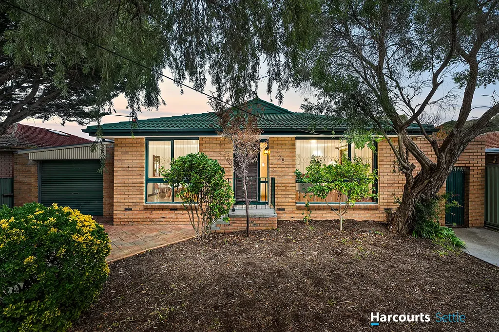 Clayton South 4ห้องนอน Nature at Your Back Door, Family Living at Its Best
