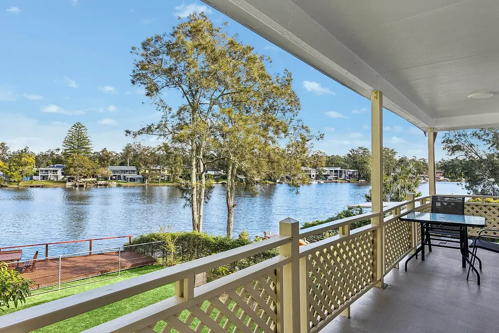 Dora Creek 4 Slaapkamer Absolute waterfront lifestyle