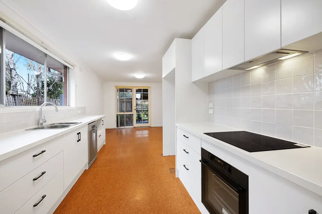SPACIOUS 4 BEDROOM FAMILY HOME IN PRIME LOCATION