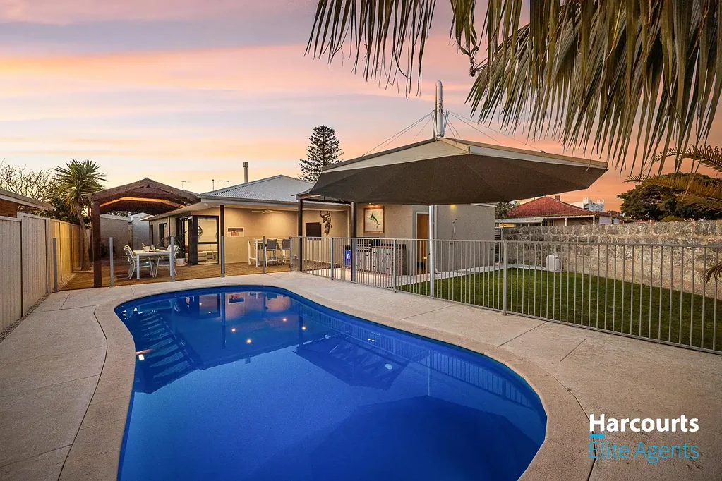 Rockingham 2房  Exclusive Coastal Escape with Resort-Style Poolside Living