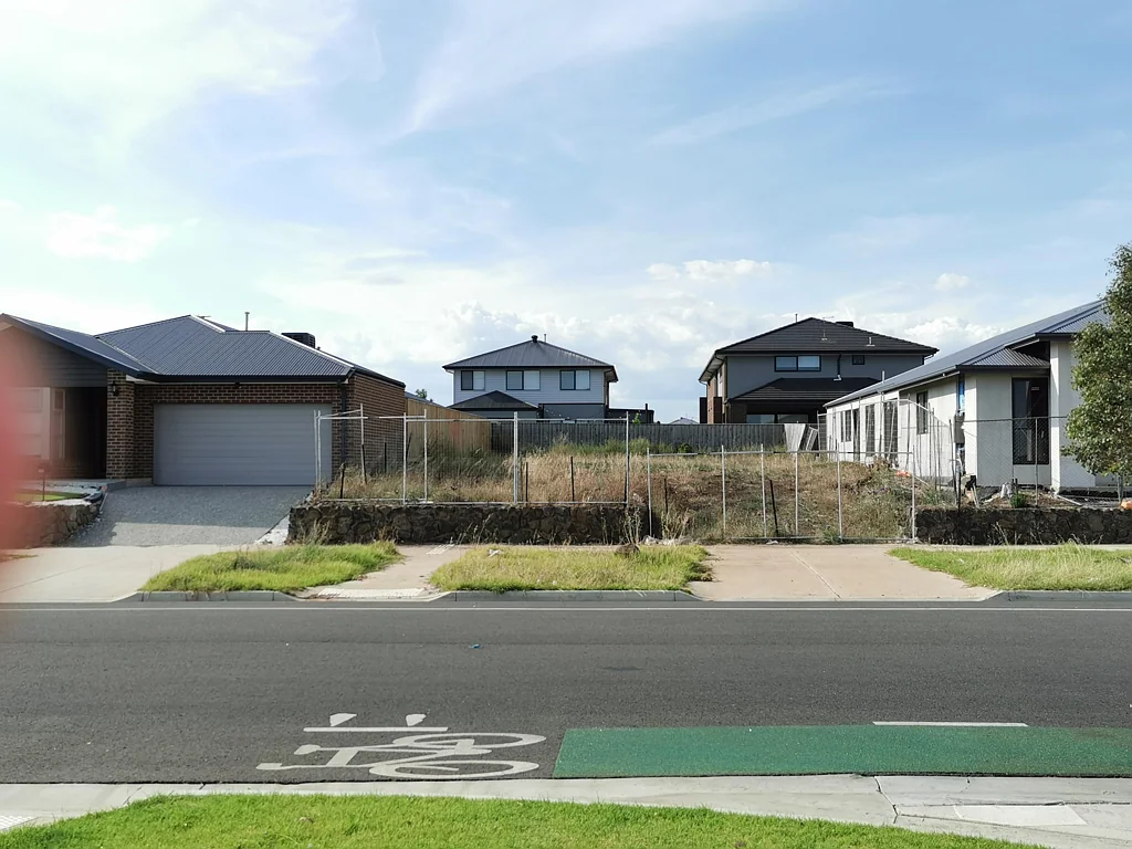 Manor Lakes Prime North-West Facing Land with Park Views – Build Your Dream Home!