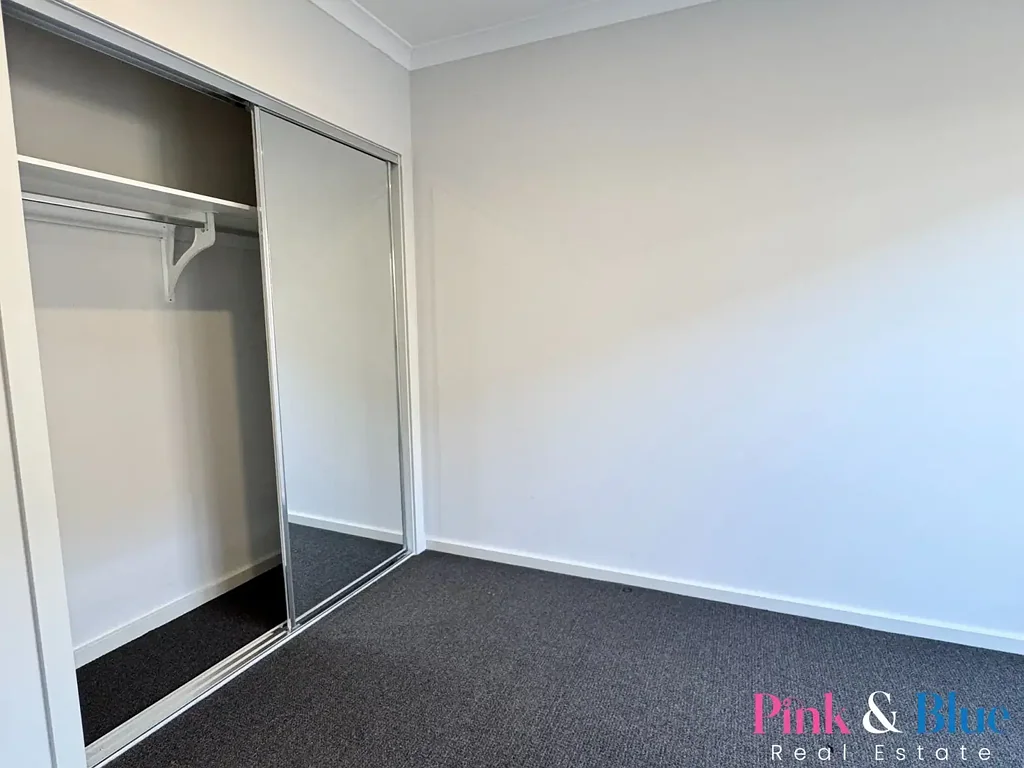 Family Home Close to Rockbank Train Station 
Available for RENT!