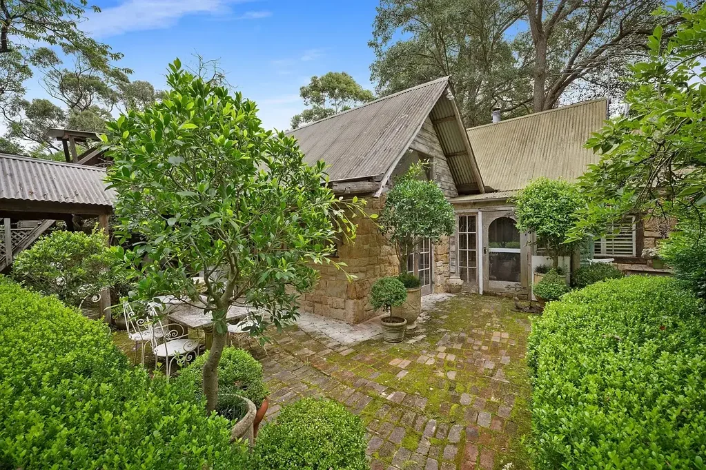 Winmalee 9 Bedroom ACREAGE OPPORTUNITY WITH FOUR DWELLINGS