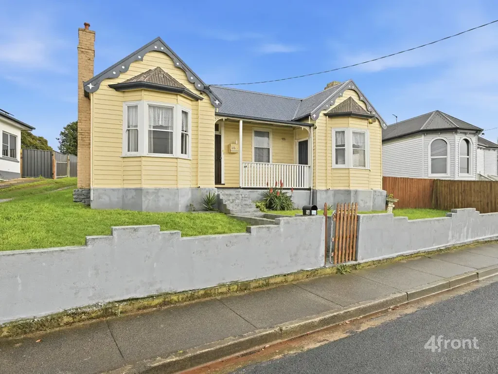 Spacious 3-Bedroom Home in Devonport