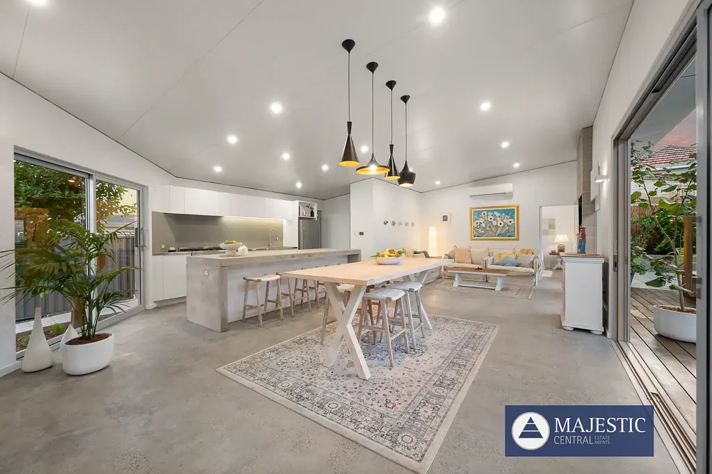 White Gum Valley 4房  TIMELESS 1960's CHARM MEETS STRIKING MODERN LUXURY – A RARE DUAL LIVING SANCTUARY
