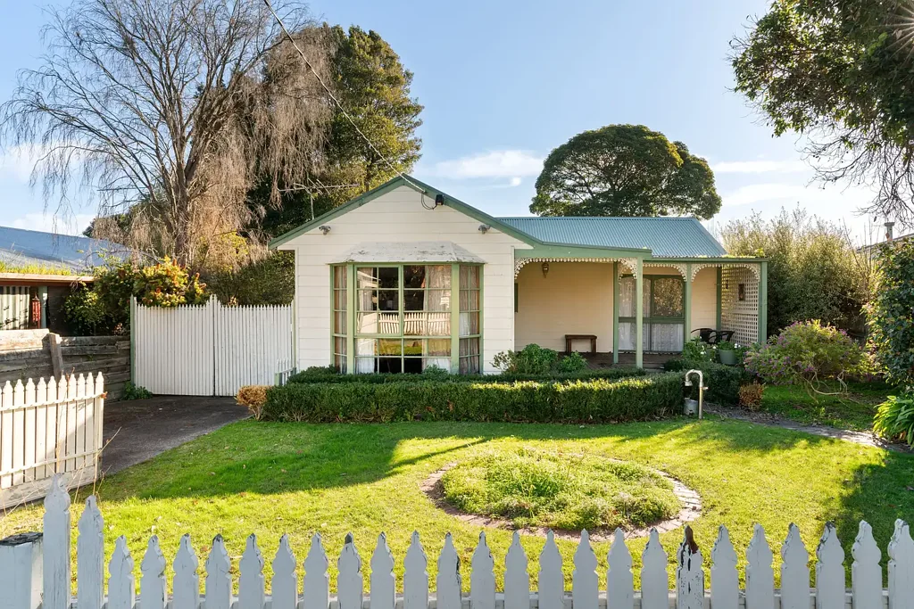 8 Hayes Avenue, Rosebud, VIC 3939