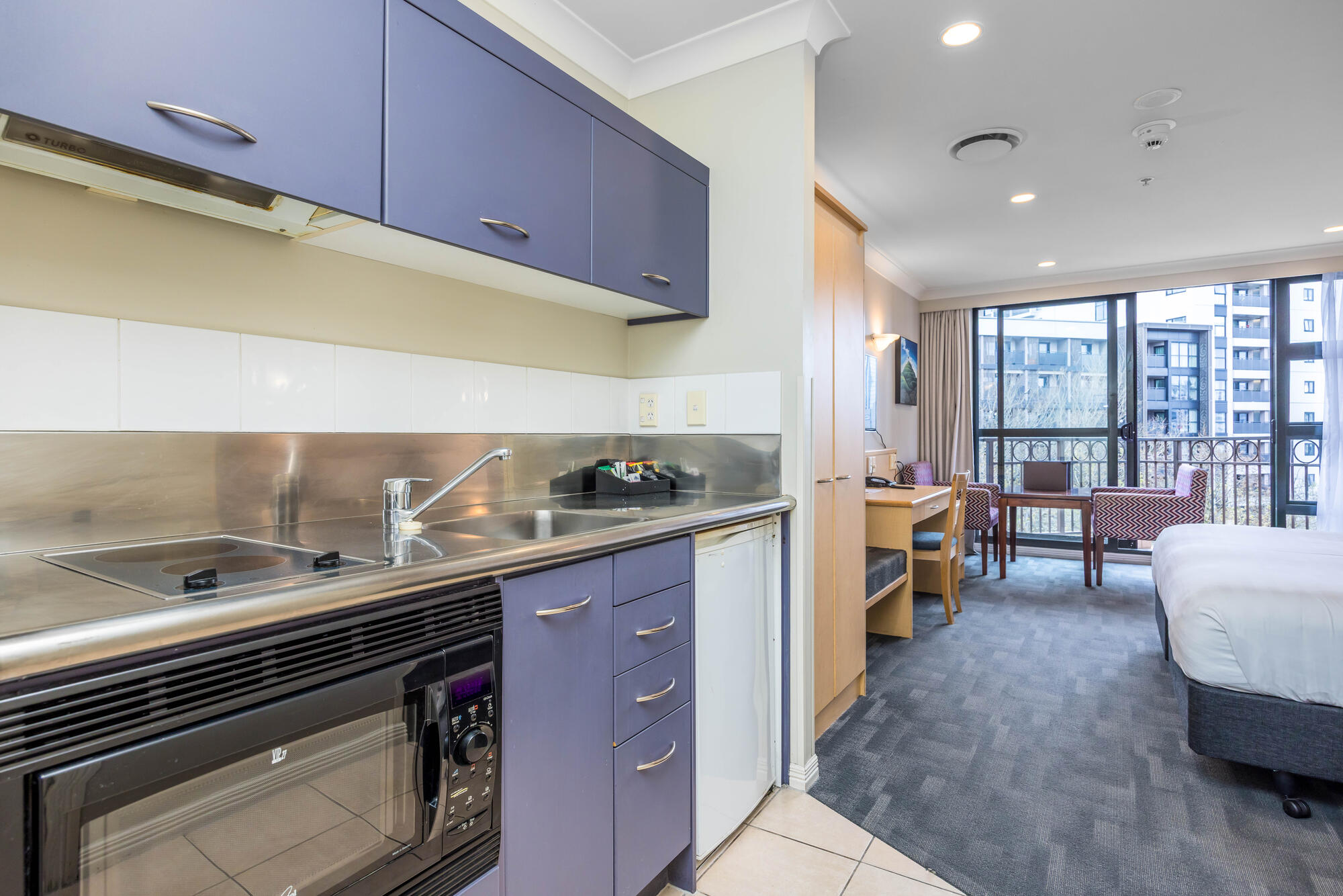 4J/100 Greys Avenue, Auckland Central, photo 2