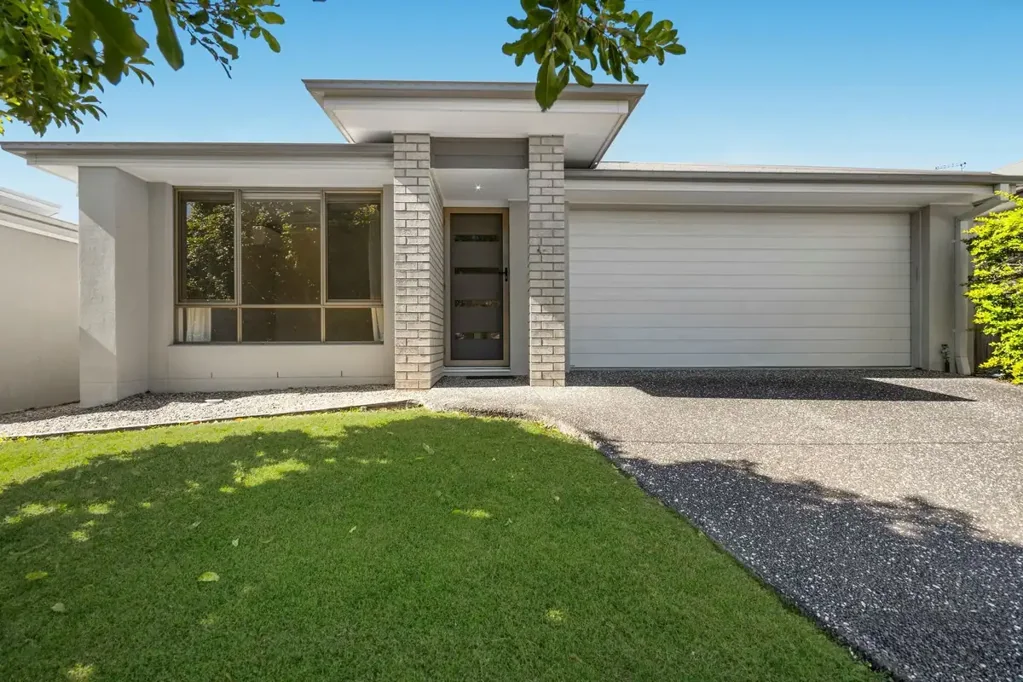Modern 4 Bedroom Family Home with Double Garage in Convenient Redbank Plains Location