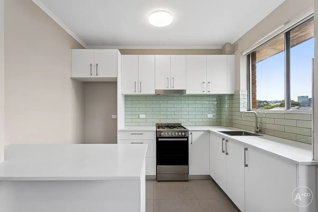 Top-Floor Two-Bedroom Apartment in a Prime Location