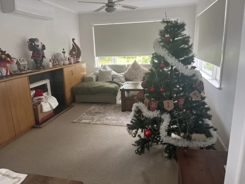 Spacious family home with 3 bedroom, Pakuranga