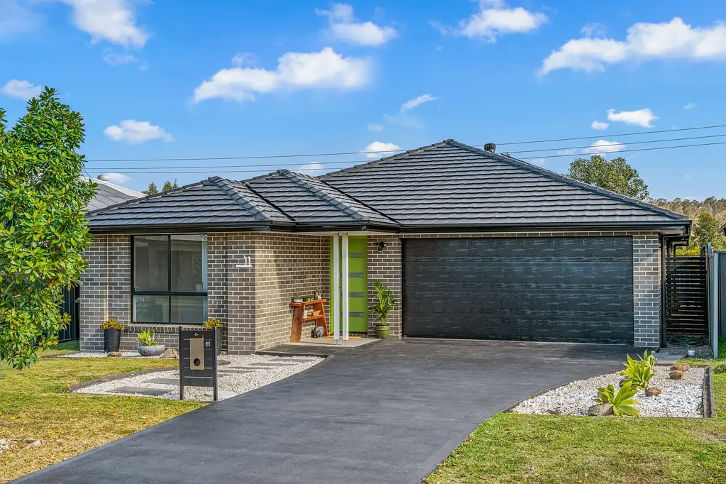 Rutherford 4Kwarto Contemporary Living in Superb Location