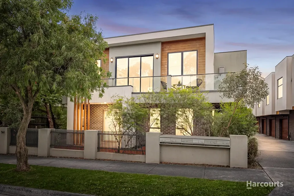 Wantirna 3ห้องนอน Spacious 3 Bedroom Townhouse with Double Garage
