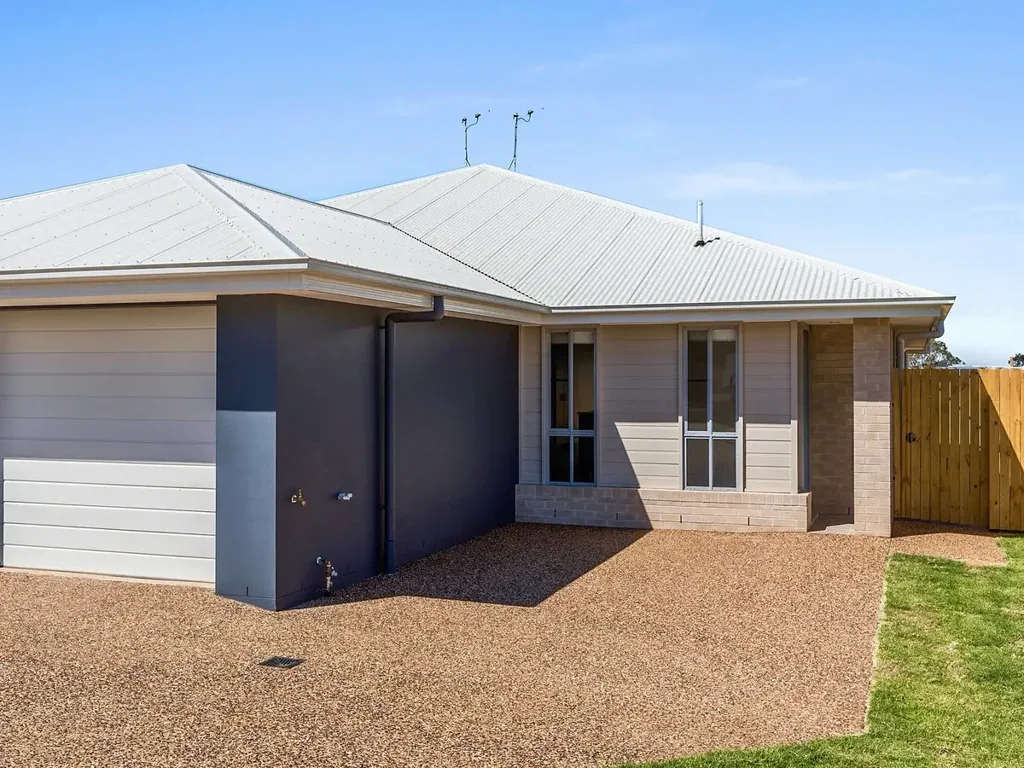 2/6 Grace View Street, Darling Heights, QLD 4350