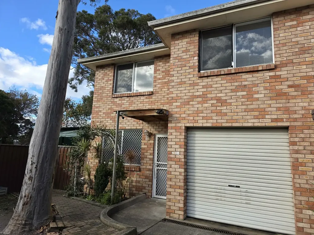 3 Bedroom Townhouse !