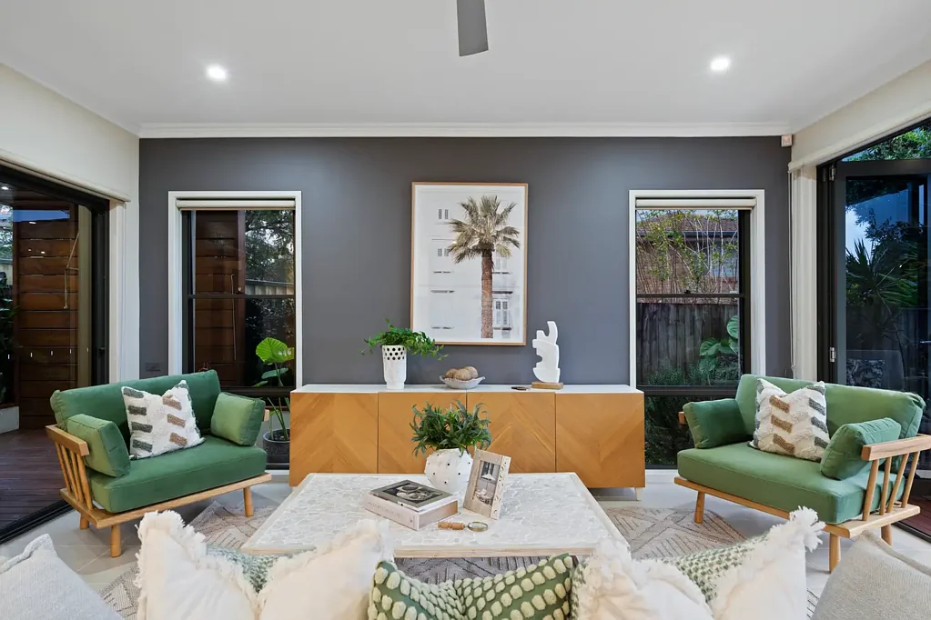 Runaway Bay 4Phòng ngủ Elevated Living, Endless Breezes | A Home That Breathes Style